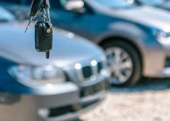 Алимент төлеуден жалтарып жүргендердің көліктері тәркіленді