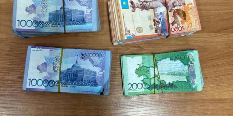 «ШЫХО-Қорғас» кеден бекетінде декларацияланбаған қаражат анықталды