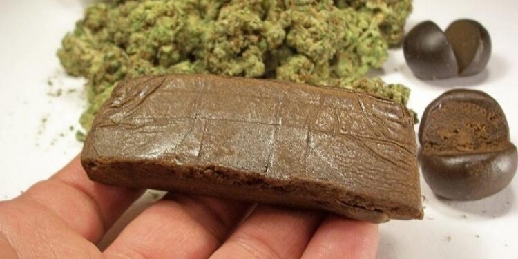 Жамбыл облысының тұрғыны Астанаға 30 келіден астам есірткі жібермек болған