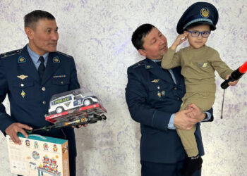 Полицей болуды армандайтын 5 жасар баланың анасы полиция қызметкерлеріне алғыс білдірді