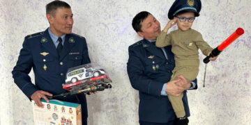 Полицей болуды армандайтын 5 жасар баланың анасы полиция қызметкерлеріне алғыс білдірді