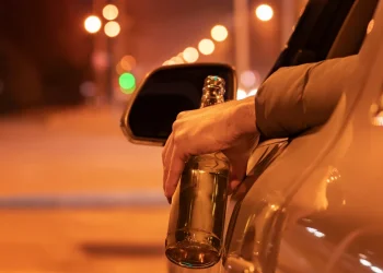 Сарысу полицейлері көлік жүргізу құқығынан айырылған мас жүргізушіні ұстады