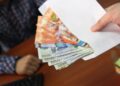 Кеденшілер пара алды деген күдікке ілінді