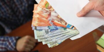 Кеденшілер пара алды деген күдікке ілінді