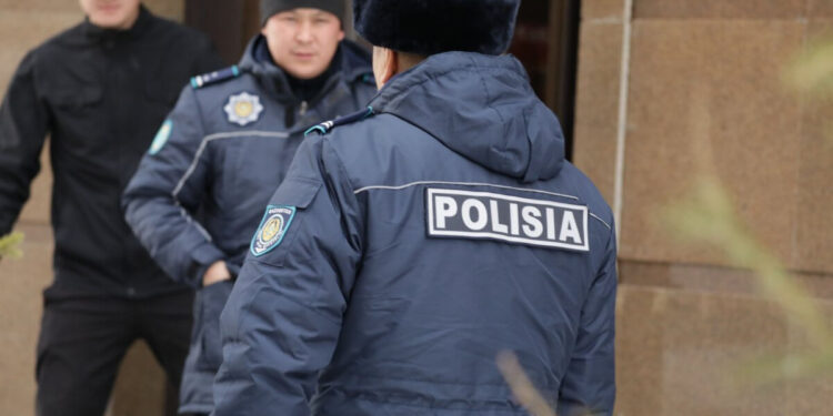 Бишімбаев ісі бойынша тергеушіге «шабуыл жасалған» видеоға полиция түсініктеме берді