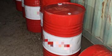 Жамбылдық полицейлер 2,5 млн теңгенің мотор майын ұрлау дерегі бойынша 4 адамды ұстады