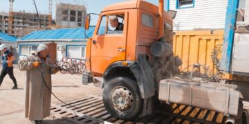 18 құрылыс компаниясы Астана көшелерін лайлағаны үшін жазаланды