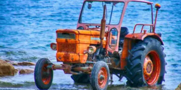 Өзенді трактормен кесіп өтемін деп жоғалып кеткен екі ер адам әлі іздестіріліп жатыр