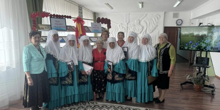 Анаға қанша мақтау, алғыс айтсақ та көп болмайды