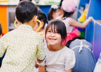 Балалар қиын жағдайларда қалай және қайда жүгіну керектігін білуі маңызды