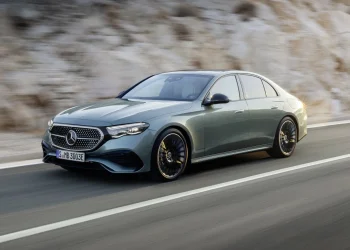 Таразда жол ережесін өрескел бұзған “Mercedes” жүргізушісіне 5 хаттама толтырылды