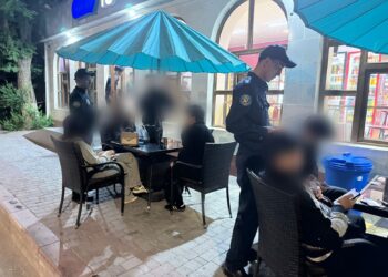 Таразда түнде көшелер мен көңіл көтеру орындарында жүрген 1000-ға жуық жасөспірім анықталды