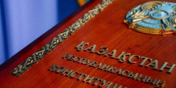 Кез-келген шенеунік Конституциялық Сотқа қарап жұмыс істеуге міндетті