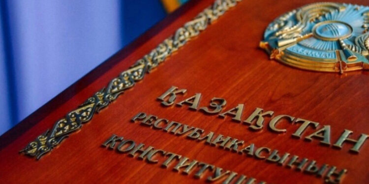 Кез-келген шенеунік Конституциялық Сотқа қарап жұмыс істеуге міндетті