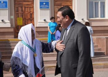 4 анаға «Алтын», 13 анаға «Күміс» алқа табысталды