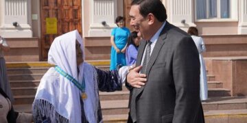 4 анаға «Алтын», 13 анаға «Күміс» алқа табысталды