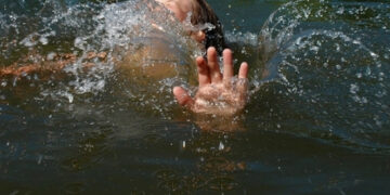 Тараздық құтқарушылар суға батып бара жатқан екі қызды аман алып қалды