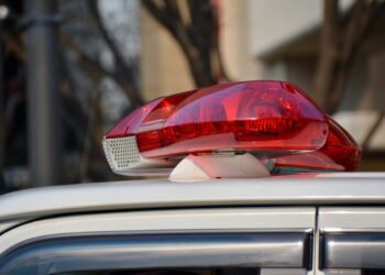 Таразда жол ережесін бұзып, әлеуметтік желіні шулатқан жүргізуші ұсталды