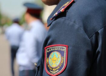 Тараздық полицейлер жолда талмасы ұстаған шетелдік азаматқа көмектесті