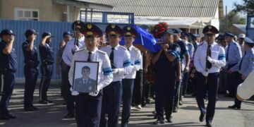 Қызмет барысында қаза тапқан полицейлерді ақтық сапарға шығарып салды