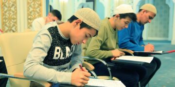 Жастарға дұрыс бағыт-бағдар беру – аға буынның міндеті