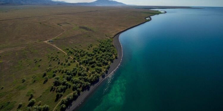 Биыл Алакөлде 2 миллионнан астам адам демалды