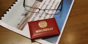 Мәслихаттар атқарушы билікке тәуелді ме?