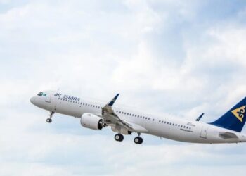 Ұшағы 13 сағат кешіккені үшін авиакомпания әр жолаушыға 2000 теңге өтемақы берген