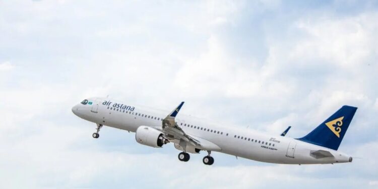 Ұшағы 13 сағат кешіккені үшін авиакомпания әр жолаушыға 2000 теңге өтемақы берген