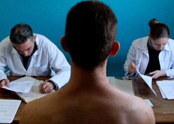 Әскерге шақырушыларды медициналық тексеруден өткізу неге қиын?