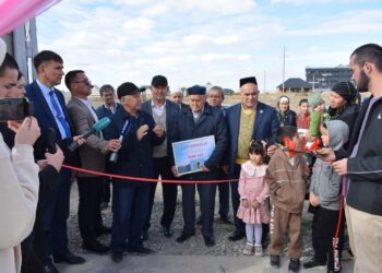 Қайырымды жандар баспана тарту етті, спорт кешенін салып берді