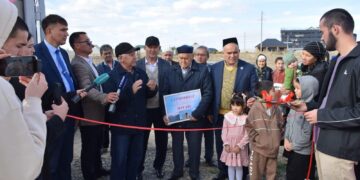 Қайырымды жандар баспана тарту етті, спорт кешенін салып берді