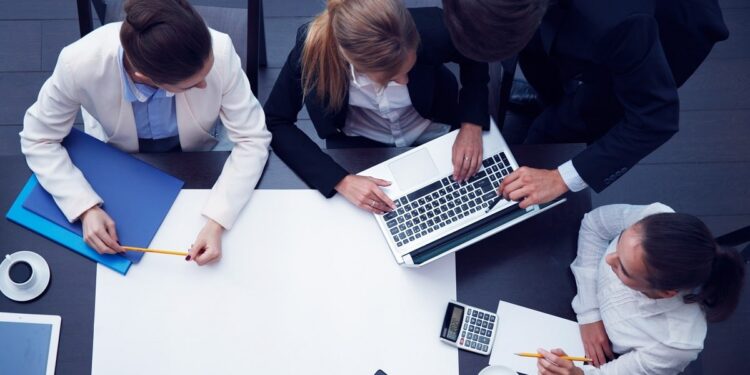 Бизнес белсенді жастарды таңдайды