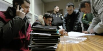 Жамбылда шетелдік мигранттарды жұмысқа тарту үшін студент деген құжат берген