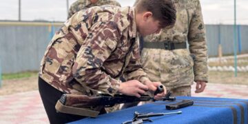 Жас сарбаз жалынды сәлем жолдайды