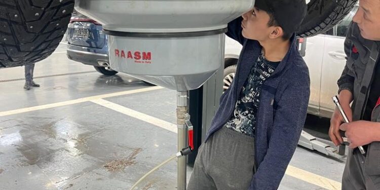 ЕЛОРДАДА 200-ГЕ ЖУЫҚ МЕКТЕП ОҚУШЫСЫ ЖҰМЫСШЫ МАМАНДЫҒЫ БОЙЫНША ДИПЛОМ АЛАДЫ