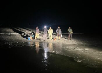 ТЖМ қызметкерлері 5 балықшыны құтқарды