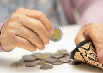 Мәжіліс депутаты зейнеткерлердің қарызын кешіруді ұсынды