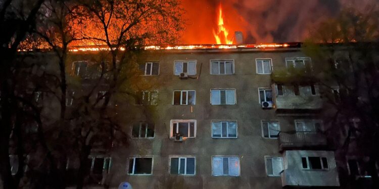 Шу қаласында бесінші қабаттағы пәтер өртке оранды