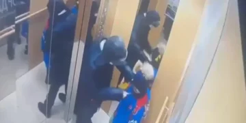 Лифтіде баланы пышақтаған жасөспірімге сот үкімі шықты