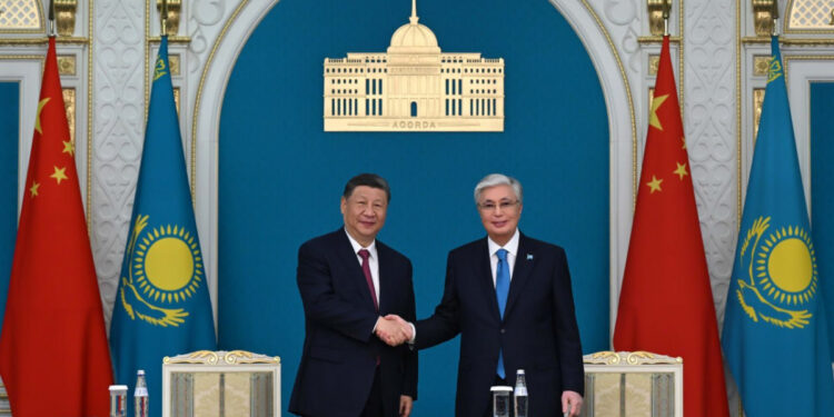 24 құжатқа қол қойылды