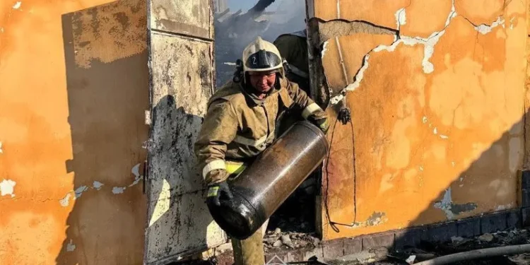 Жамбылда өрт сөндірушілер жарылыстың алдын алды