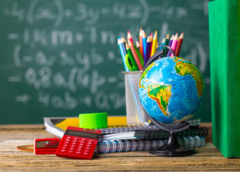 Ең бастысы – үйден оқитын бала өзін қоғамнан оқшау сезінбеуі керек