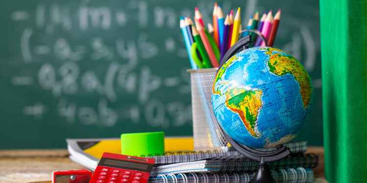 Ең бастысы – үйден оқитын бала өзін қоғамнан оқшау сезінбеуі керек