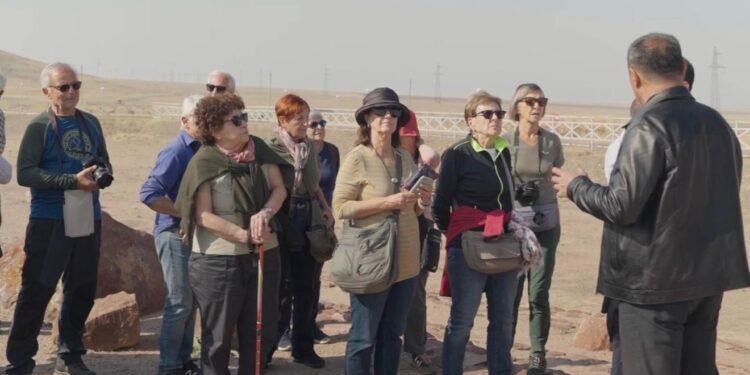 Үш туристік нысанға жол салынды