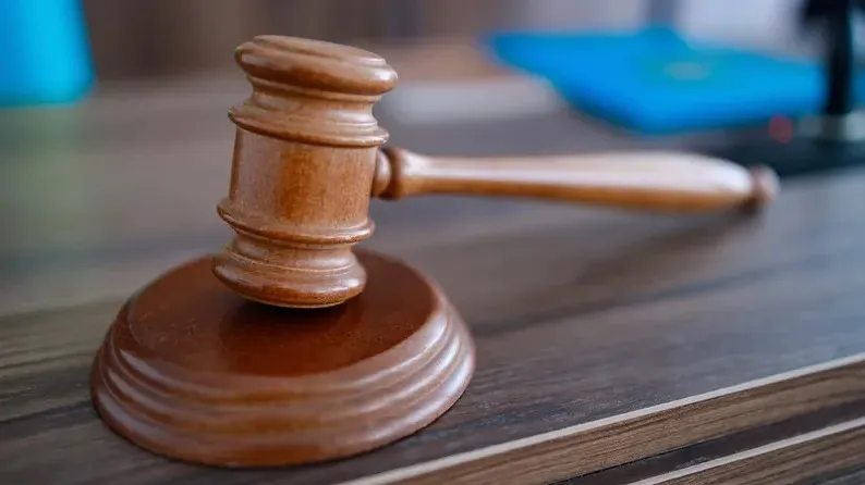 Үш адвокаттың лицензиялары тоқтатылды