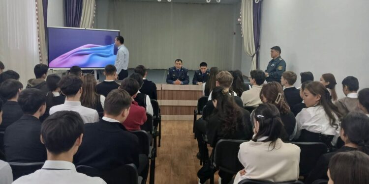 Жамбыл облысында мектеп түлектеріне арналған кәсіби бағдар беру кездесулері өтті