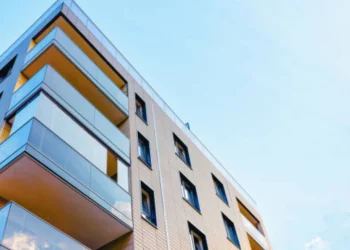 Ер адам 5-қабаттан секіріп, көз жұмды