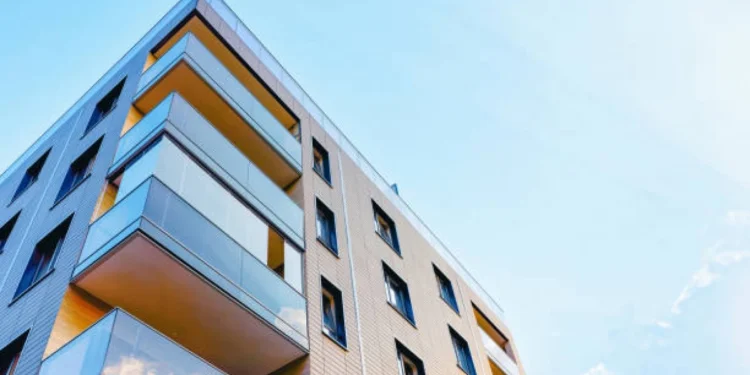 Ер адам 5-қабаттан секіріп, көз жұмды