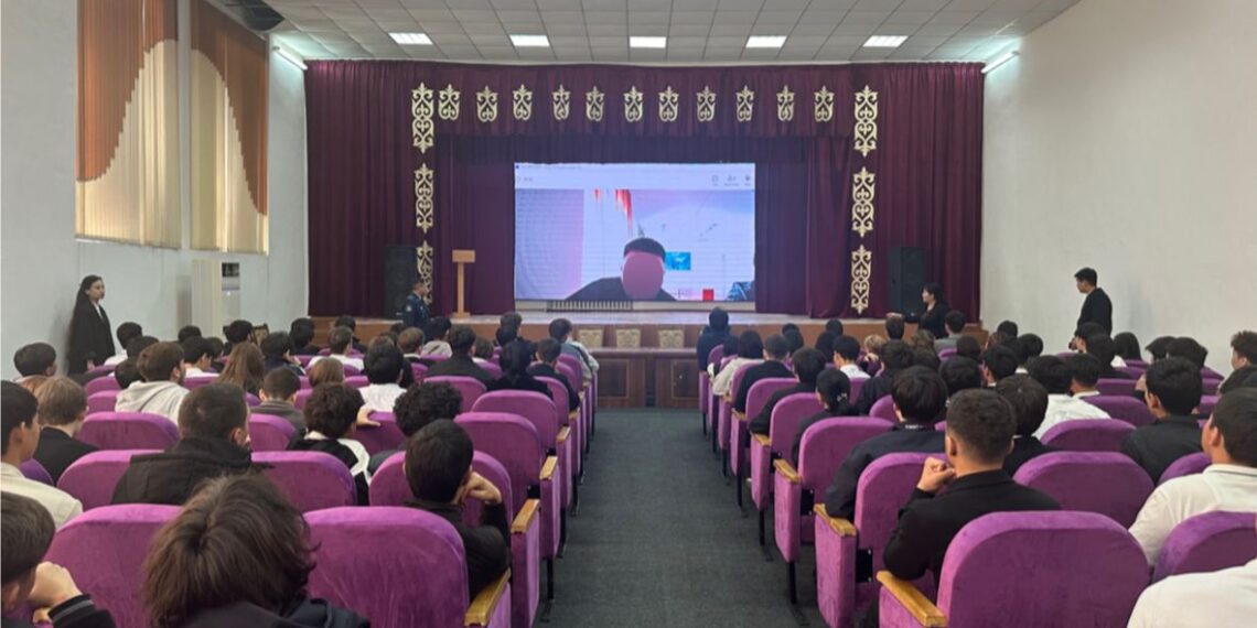 Жамбылда студенттер мен сотталғандар арасында телекөпір ұйымдастырылды